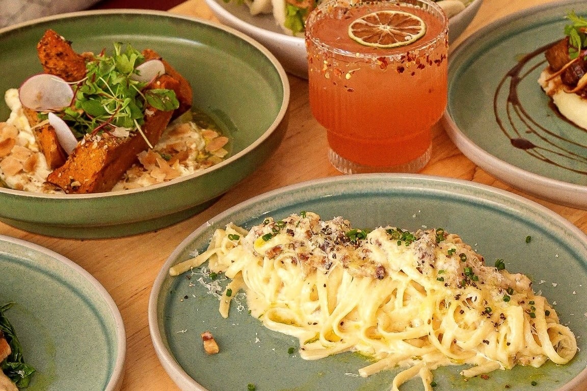 Dinner table setting