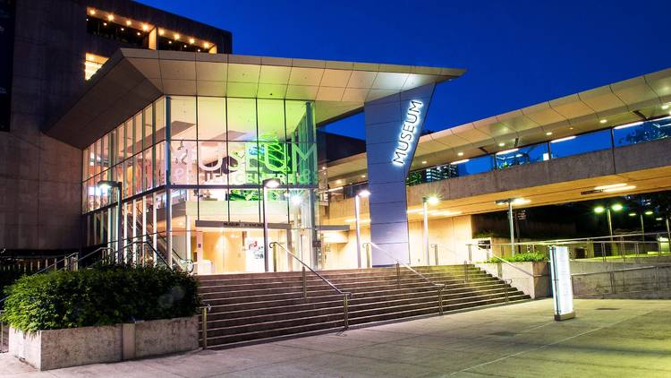 Queensland Museum Kurilpa at night